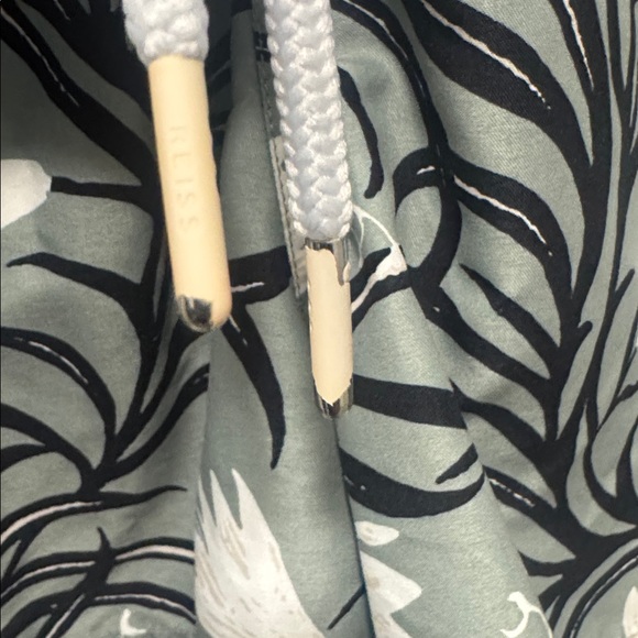 Reiss Patterned Swim Shorts- Large - Picture 2 of 10